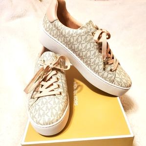 Michael Kors Poppy Lace Up Mini MK logo